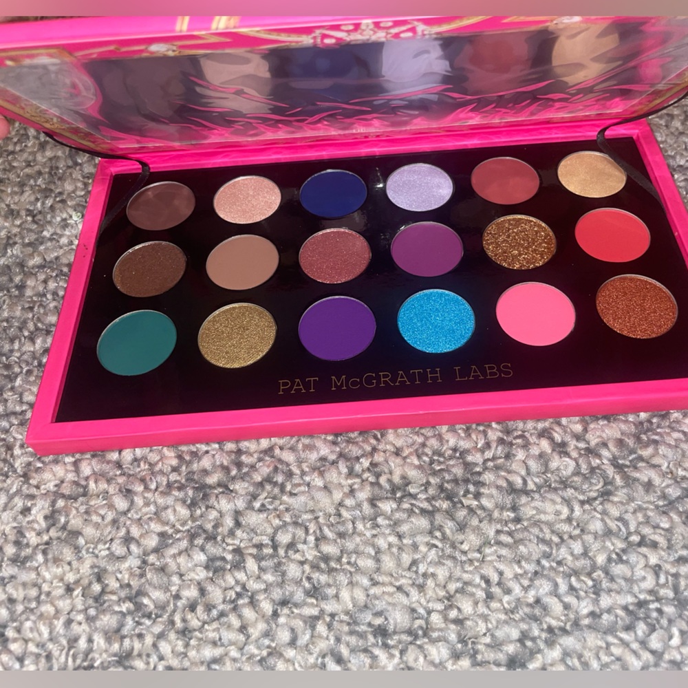 Pat McGrath Labs - Mthrshp Mega: Celestial Nirvana Artistry Palette  / Eyeshadow